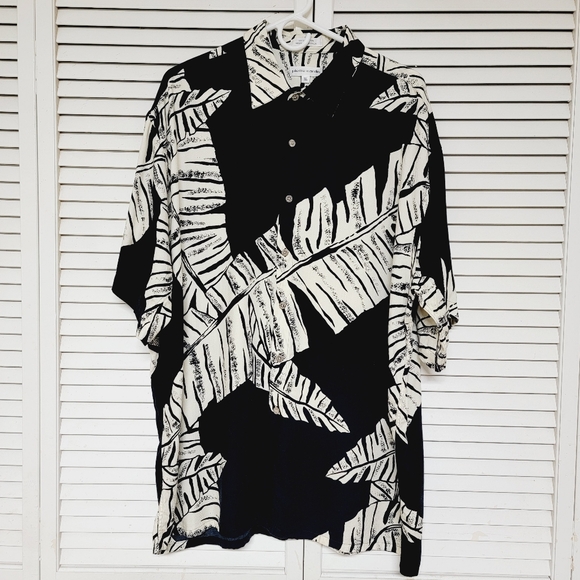 Pierre Cardin Short Sleeve Button-up Shirt  | XL - Picture 4 of 10